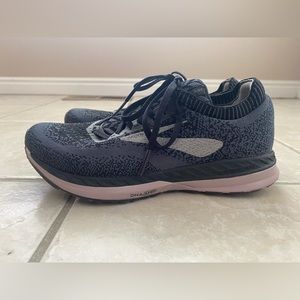 Womens Brooks Running Shoes Sz 8